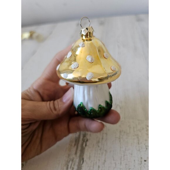 Vintage glass mushroom ornament yellow spotted Xmas tree fungi - Picture 4 of 8